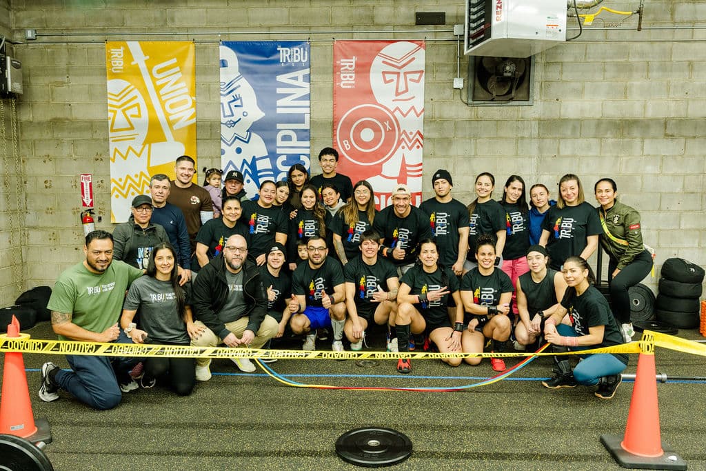 Miembros de The Tribu Box entrenando